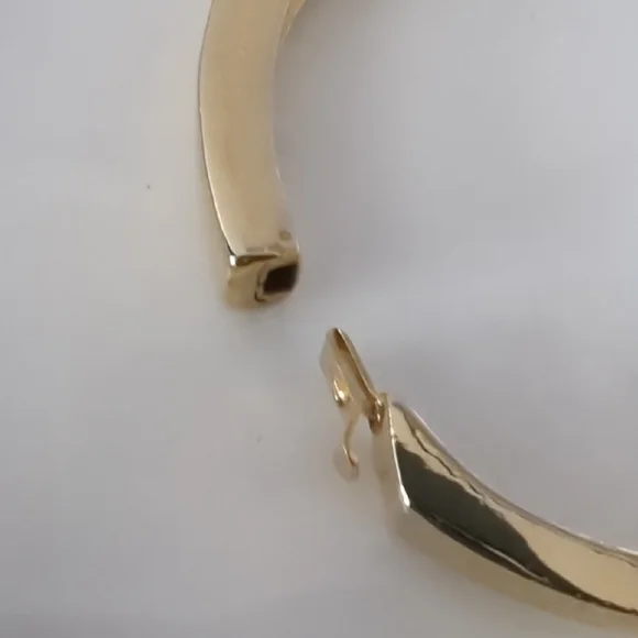 Elegant Gold Tone Hinged Bangle Bracelet with Crystals - Picture 6 of 8